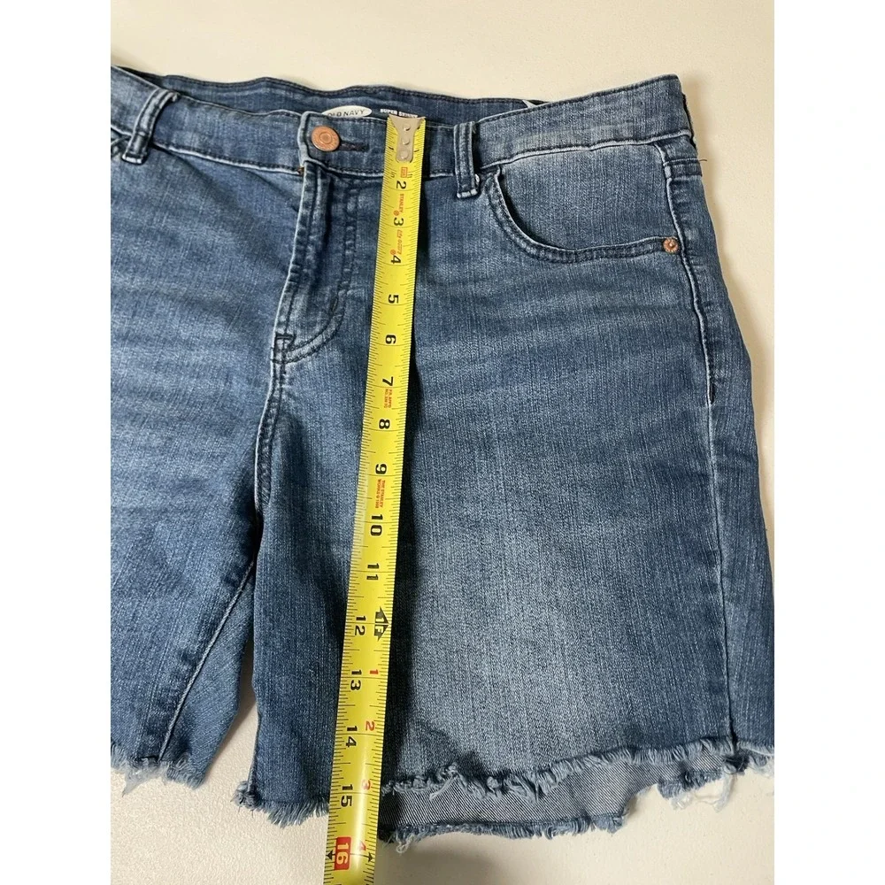 Old Navy Blue Jean Shorts Women's 14 Mid Rise Raw‎ Hem Cut offs Denim Casual
